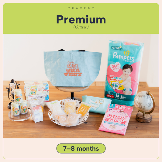 Traveling set for babies aged 7 to 8 months
